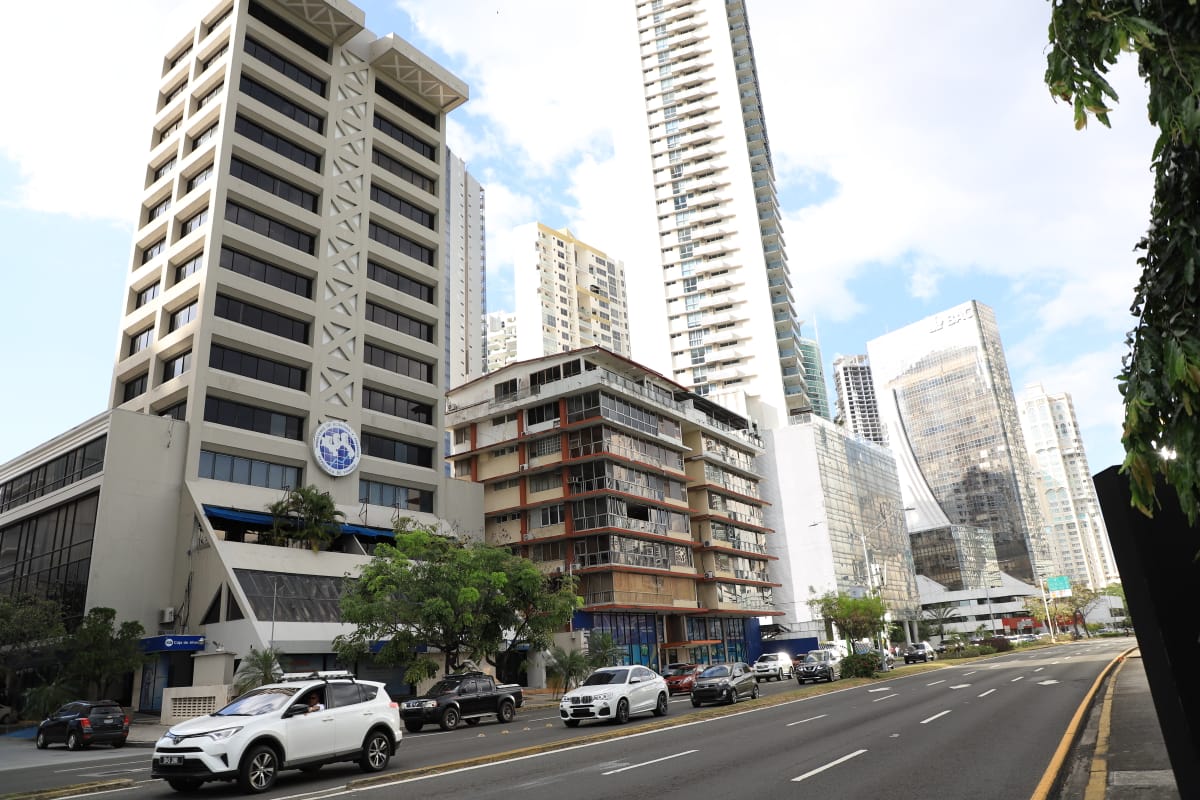 Fachada de la Dirección General de Ingresos del Ministerio de Economía y Finanzas de Panamá